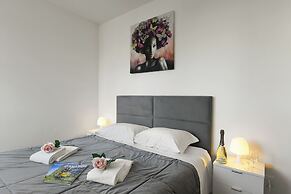 Lean & Santi Apartments
