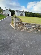 Bantry - House - Sleeps 6 - Sea Views - Parking