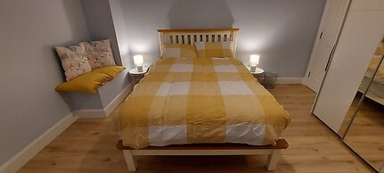 Bantry - House - Sleeps 6 - Sea Views - Parking