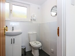 Dolphin Cottage