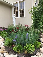 Manoir Chamberland (Adults Only, No Pets)