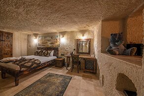 Capp Royal Cave Hotel