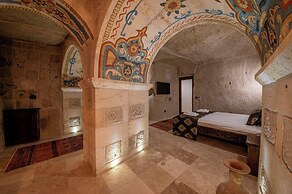 Capp Royal Cave Hotel