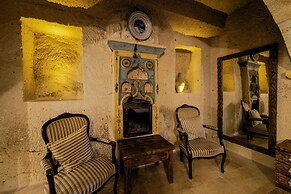Capp Royal Cave Hotel