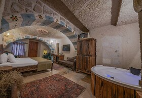 Capp Royal Cave Hotel