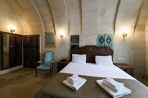 Capp Royal Cave Hotel