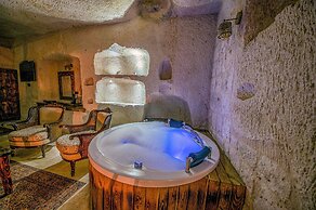 Capp Royal Cave Hotel