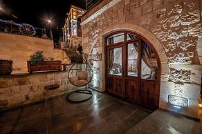 Capp Royal Cave Hotel