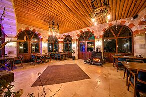 Capp Royal Cave Hotel