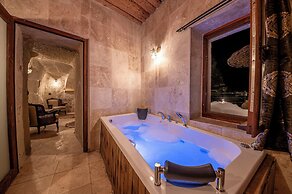 Capp Royal Cave Hotel