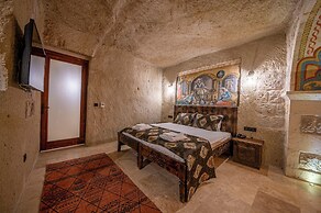 Capp Royal Cave Hotel