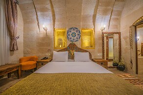 Capp Royal Cave Hotel