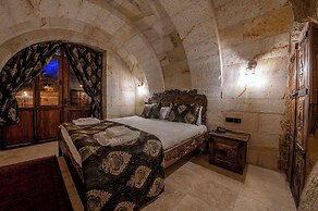 Capp Royal Cave Hotel