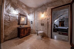 Capp Royal Cave Hotel