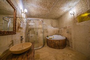 Capp Royal Cave Hotel