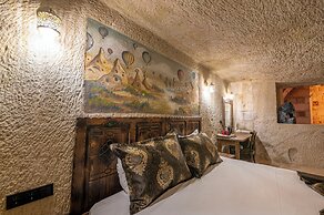 Capp Royal Cave Hotel