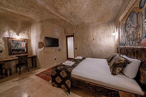 Capp Royal Cave Hotel
