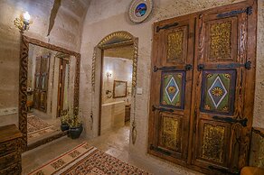 Capp Royal Cave Hotel