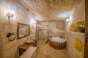 Capp Royal Cave Hotel