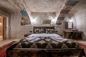 Capp Royal Cave Hotel