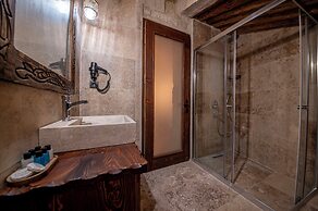 Capp Royal Cave Hotel