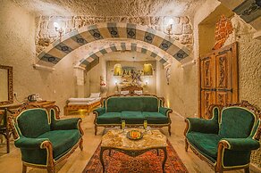 Capp Royal Cave Hotel