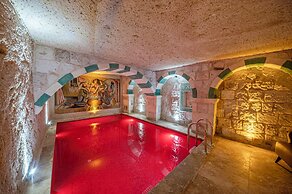 Capp Royal Cave Hotel