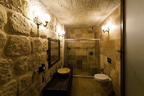 Capp Royal Cave Hotel