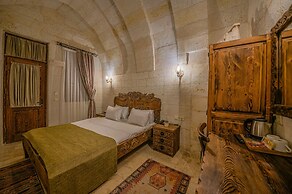 Capp Royal Cave Hotel
