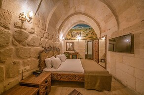 Capp Royal Cave Hotel