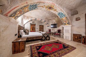 Capp Royal Cave Hotel