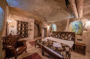 Capp Royal Cave Hotel
