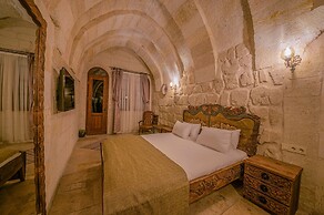 Capp Royal Cave Hotel