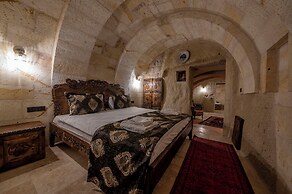 Capp Royal Cave Hotel