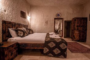 Capp Royal Cave Hotel