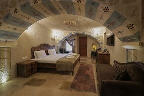 Capp Royal Cave Hotel