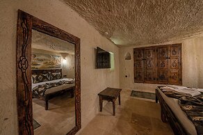 Capp Royal Cave Hotel