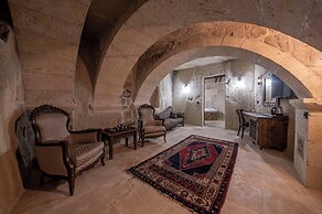 Capp Royal Cave Hotel