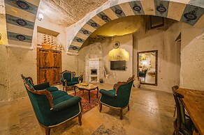 Capp Royal Cave Hotel