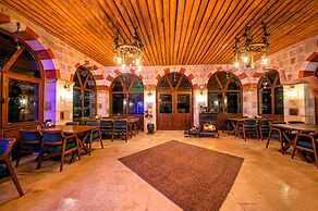 Capp Royal Cave Hotel