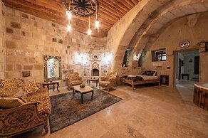 Capp Royal Cave Hotel