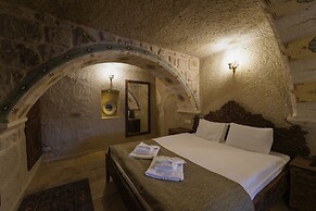 Capp Royal Cave Hotel