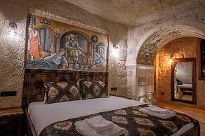 Capp Royal Cave Hotel