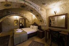 Capp Royal Cave Hotel