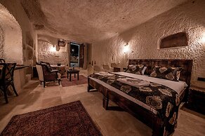 Capp Royal Cave Hotel