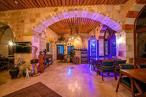 Capp Royal Cave Hotel