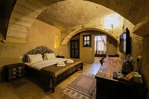 Capp Royal Cave Hotel