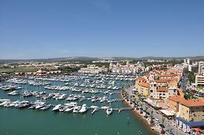 1 Bed Flat - Sleeps 2 - Parking - Wifi