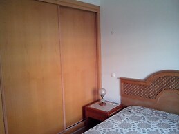 1 Bed Flat - Sleeps 2 - Parking - Wifi