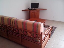 1 Bed Flat - Sleeps 2 - Parking - Wifi